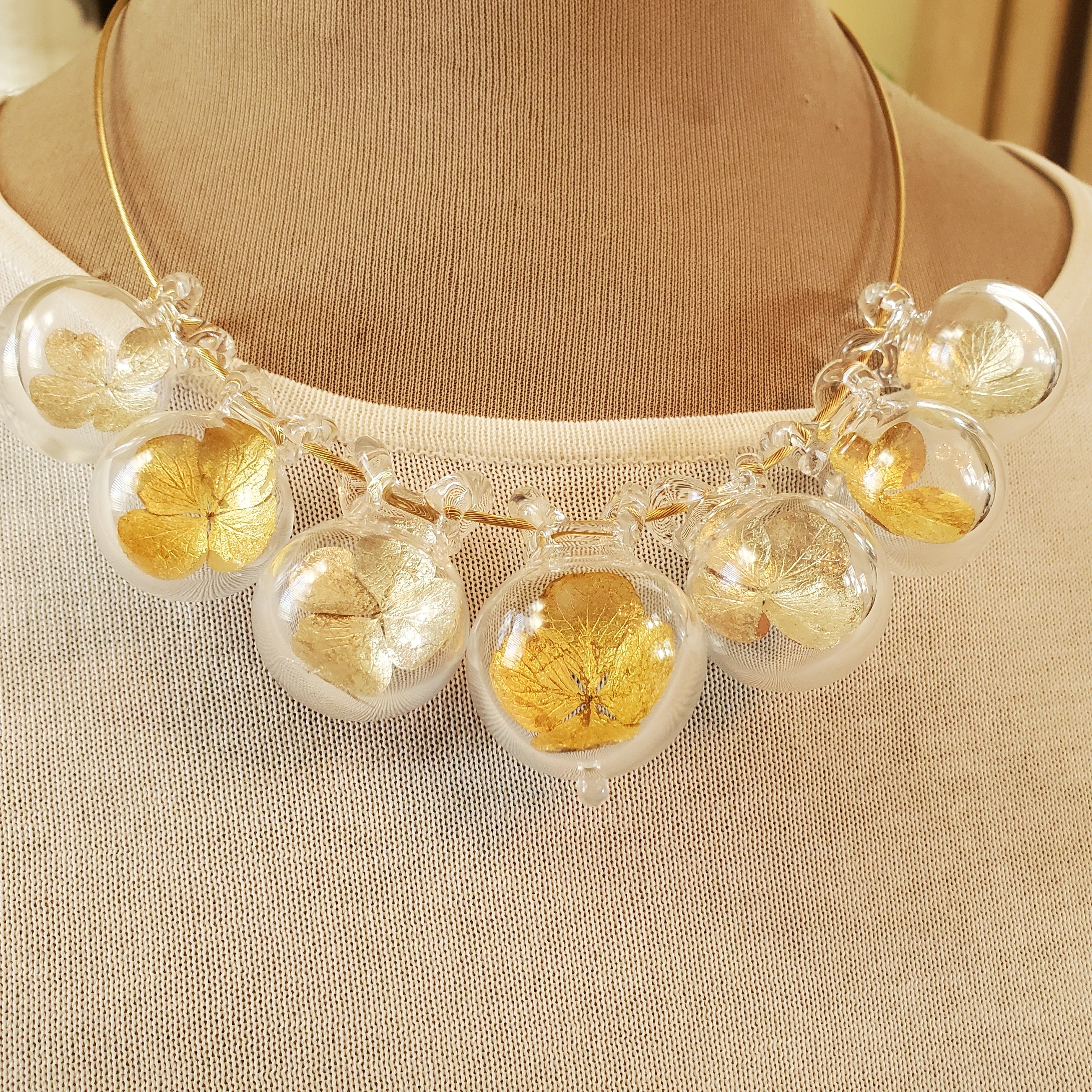 White gold and yellow gold hydrangia necklace